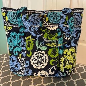 NWT Vera Bradley large tote with hidden Mickeys.